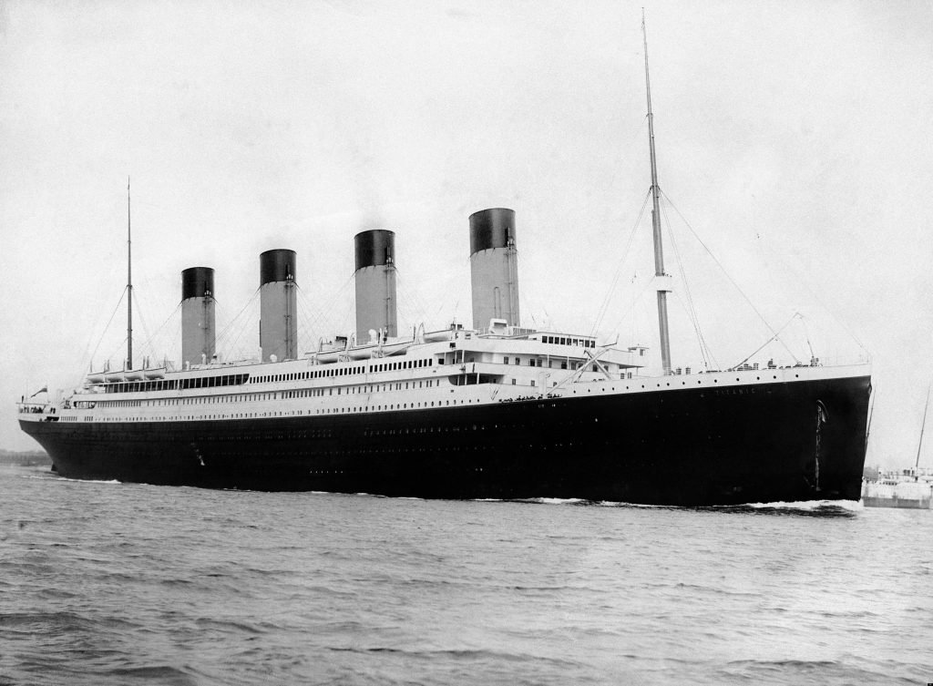 RMS Titanic foto op zee
